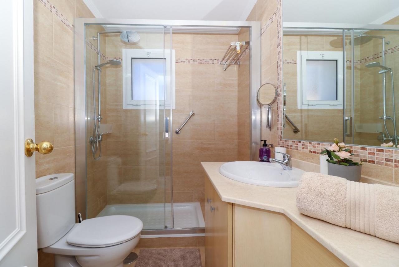Сasa de vacaciones Townhouse With Pool View - Reserva De *